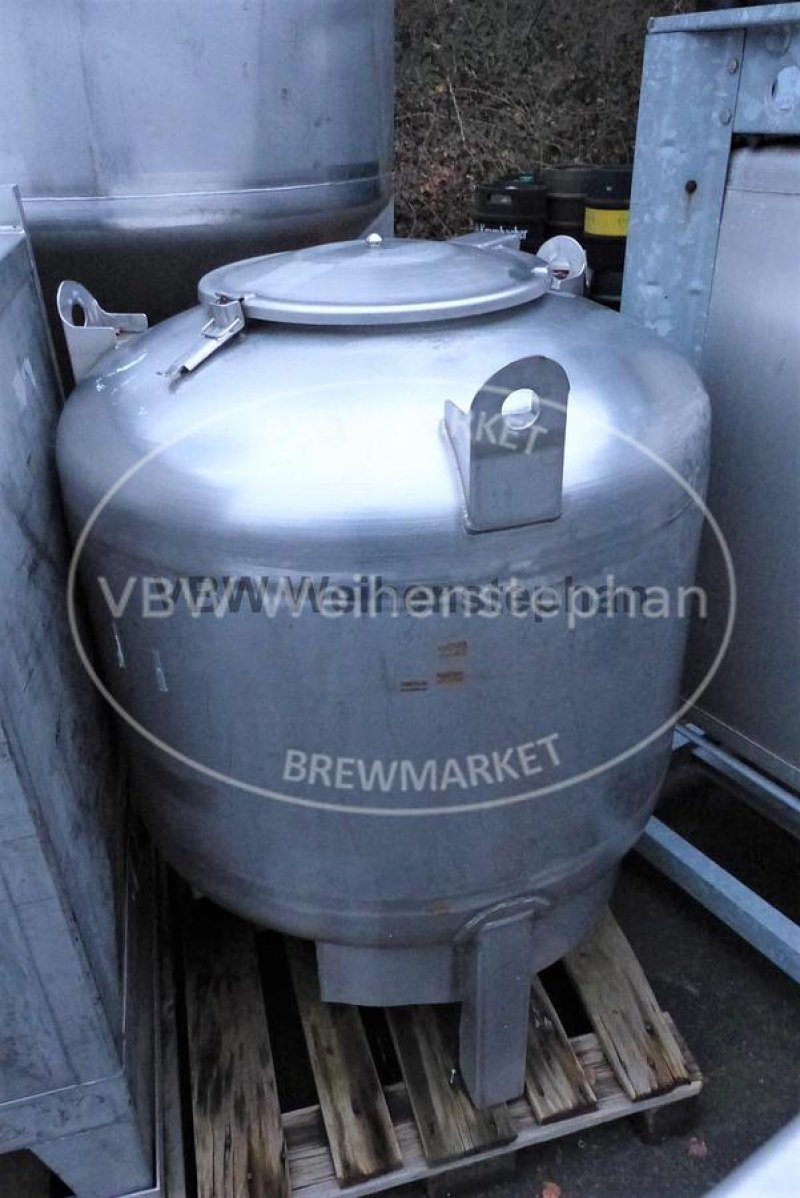Storage tank