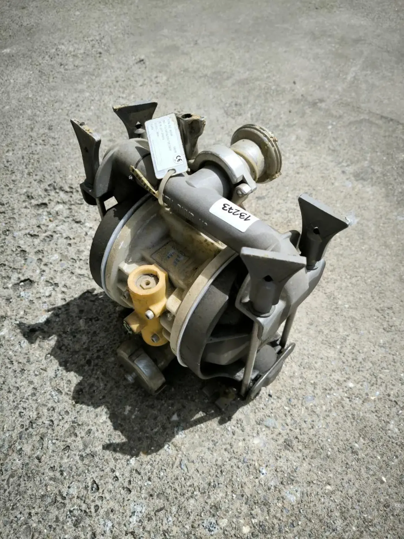 WILDEN PUMP M2 PNEUMATIC PUMP - 1