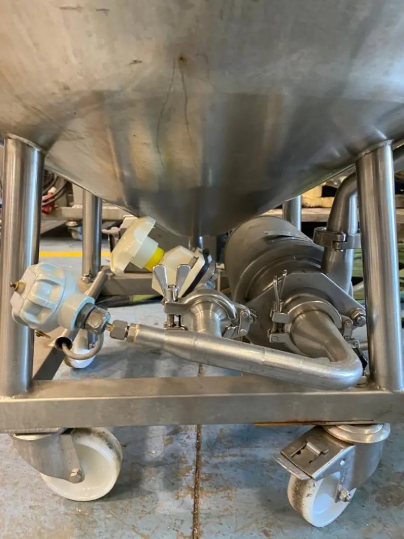 USED 100 LITER STAINLESS STEEL TANK