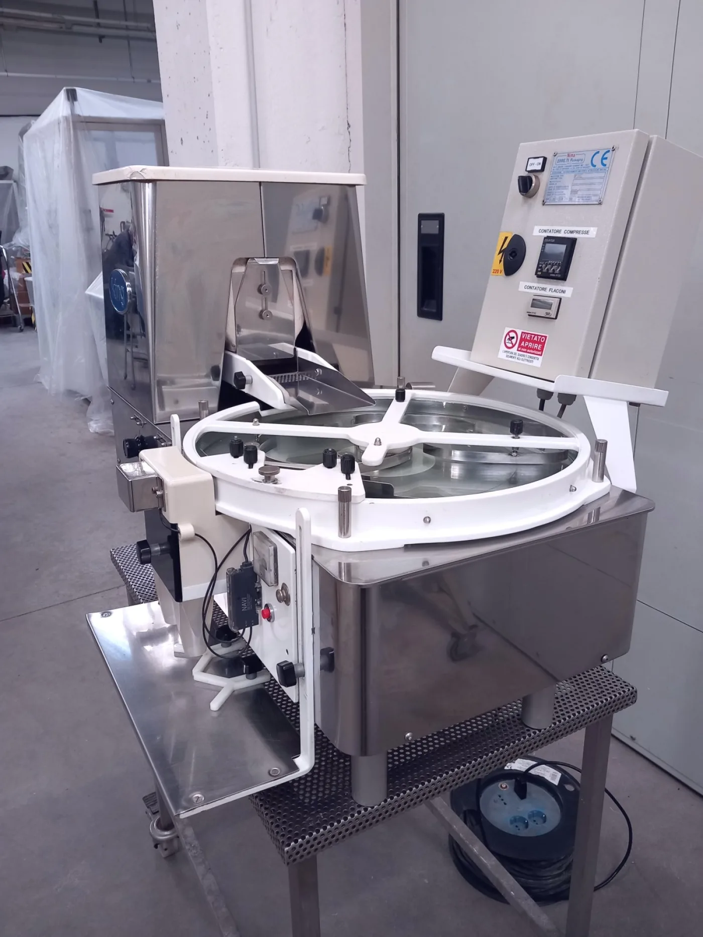 CONTATRICE SEMI-AUTOMATICA PER COMPRESSE E CAPSULE – KING – MOD. TB4 - 6
