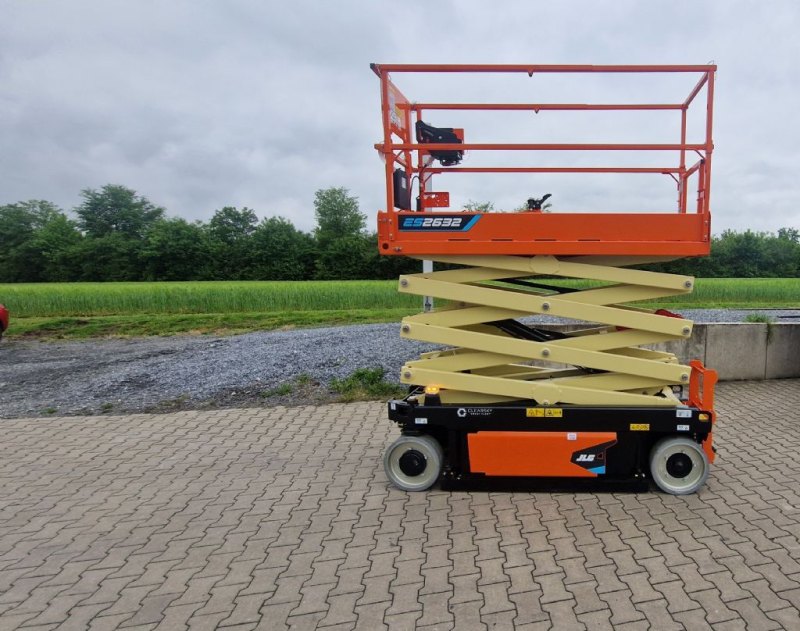 JLG ES2632