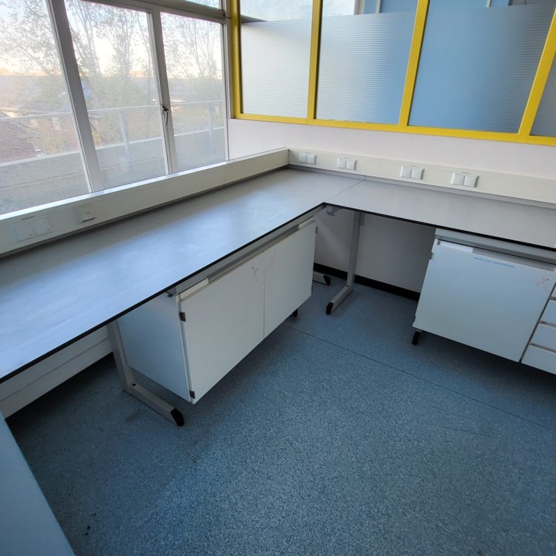 2030 - Used S+B L-shaped Laboratory wall table (610/262 cm)