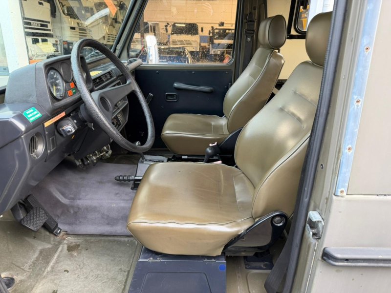 Mercedes-Benz G-230
