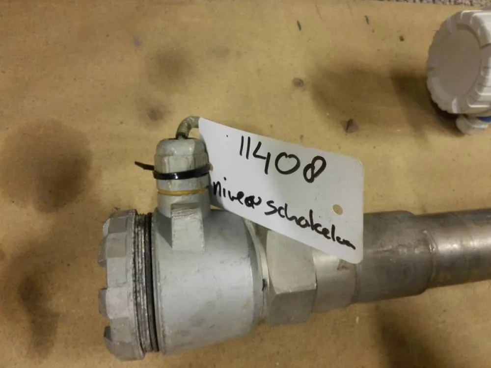 Level switch
