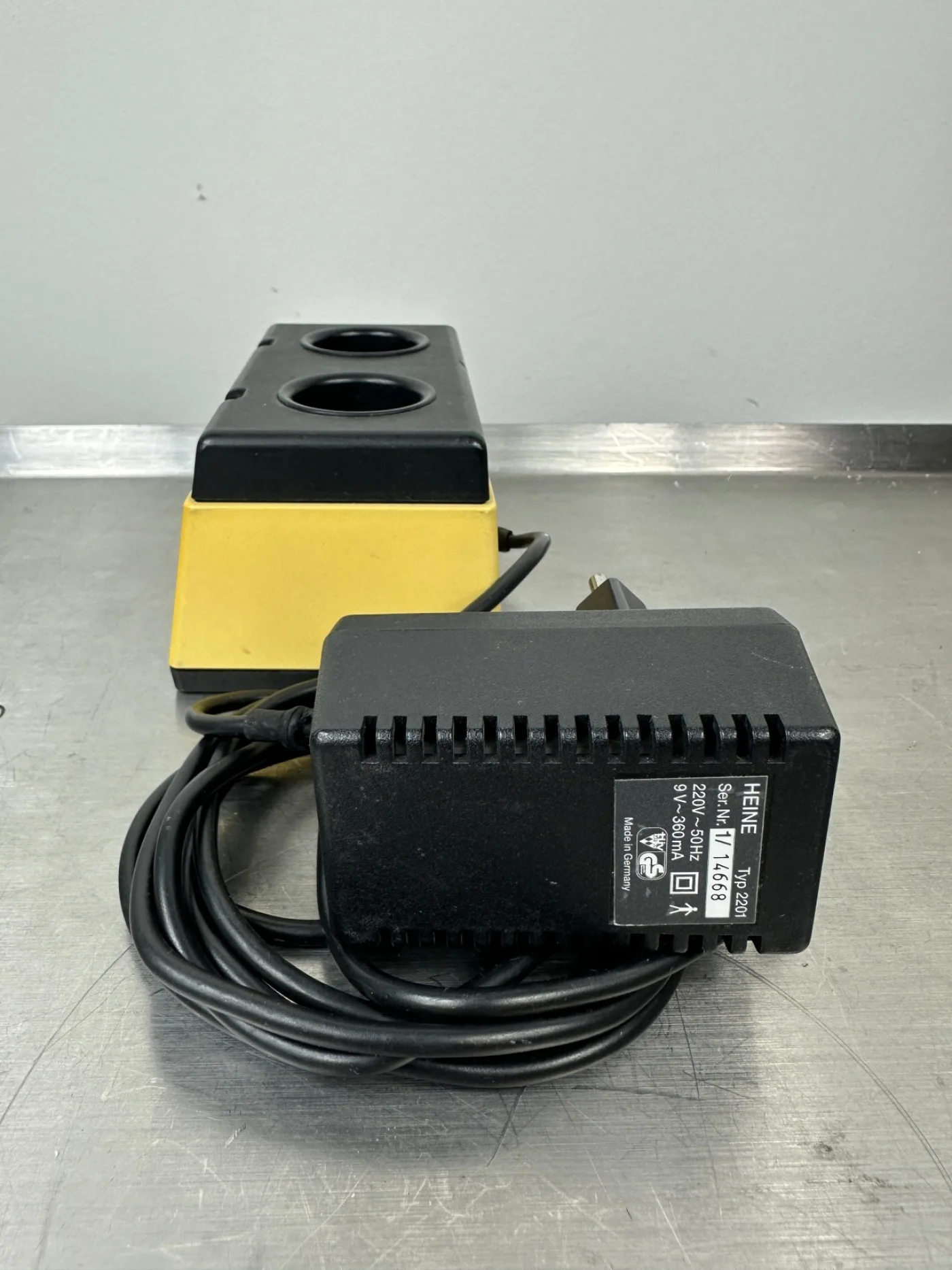 Heine NicaTron S 2 Akkuladegerät Ladestation Charger Akku Dockingstation - 3