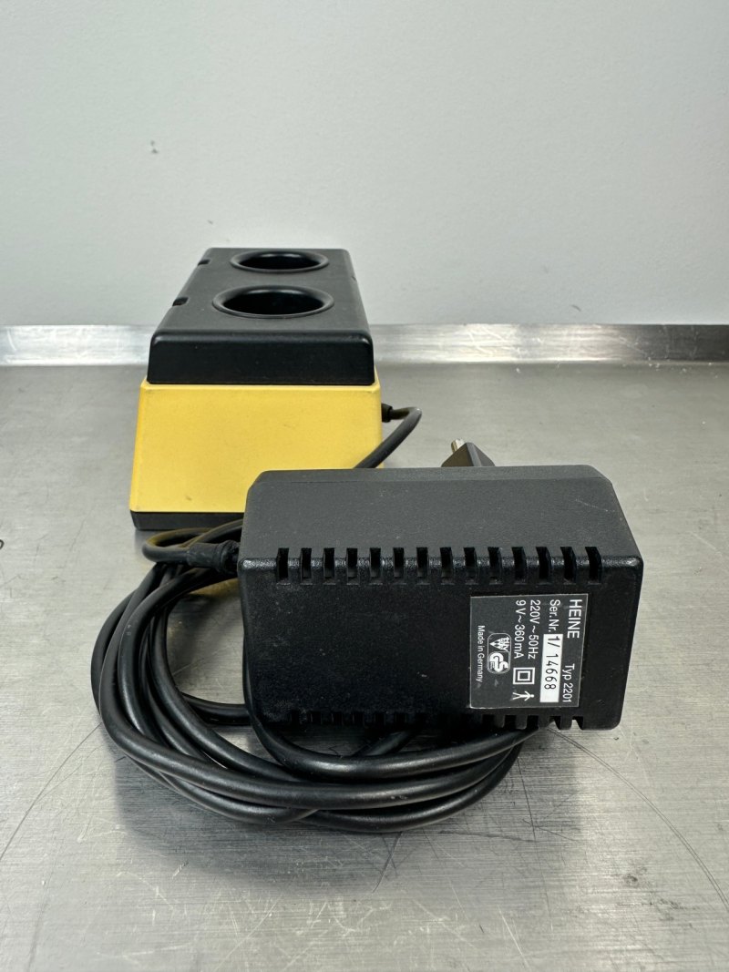 Heine NicaTron S 2 Akkuladegerät Ladestation Charger Akku Dockingstation