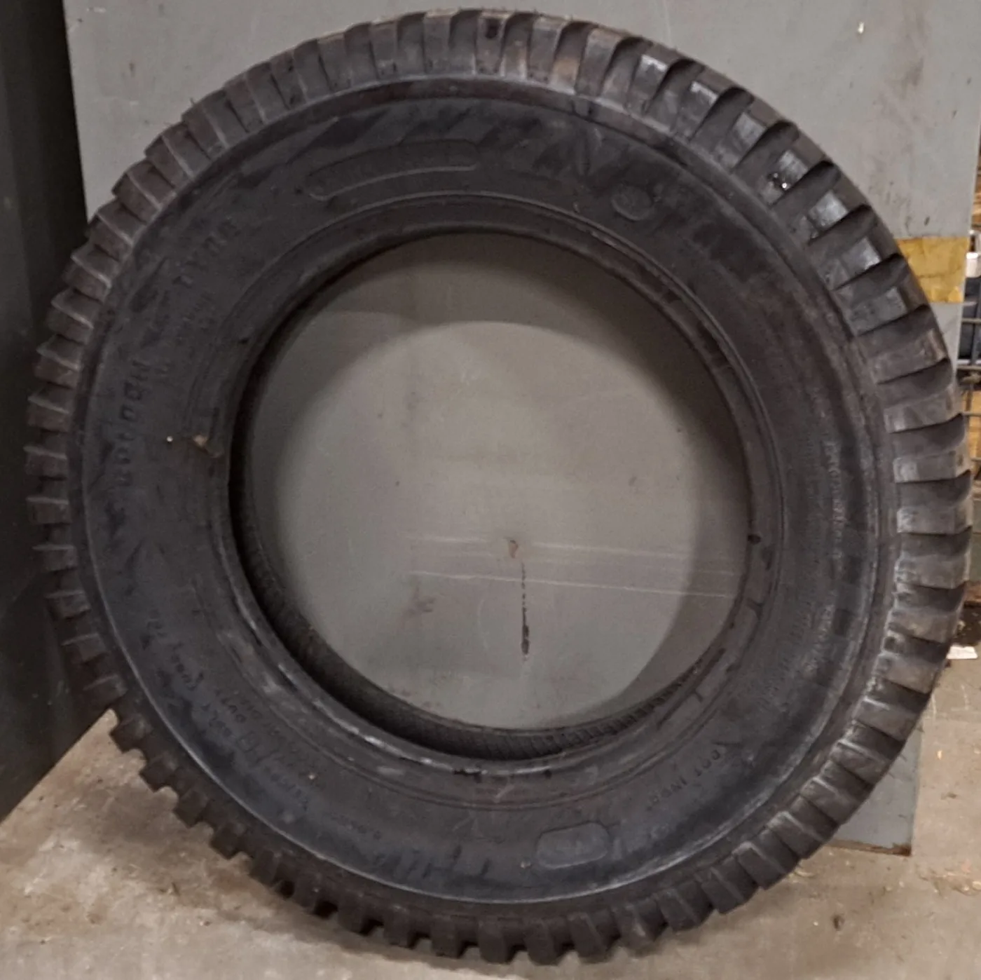 Band 6.00 X 16 militair profiel - 1
