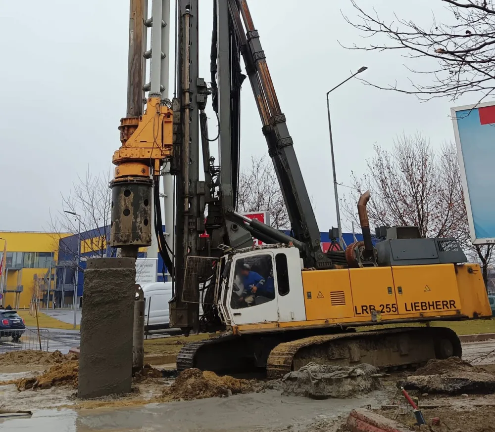 Comacchio MC 15 Micro Piling Rig