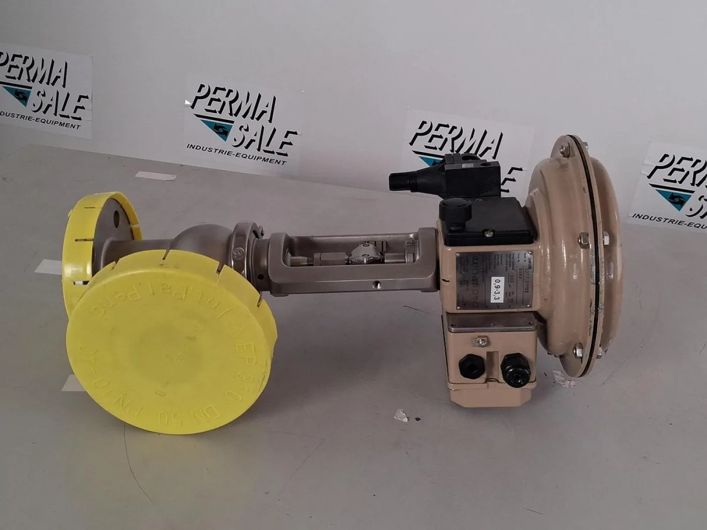 SAMSON 3277 Pneumatic Globe Control Valve with TROVIS 3730-1 Positioner - 2