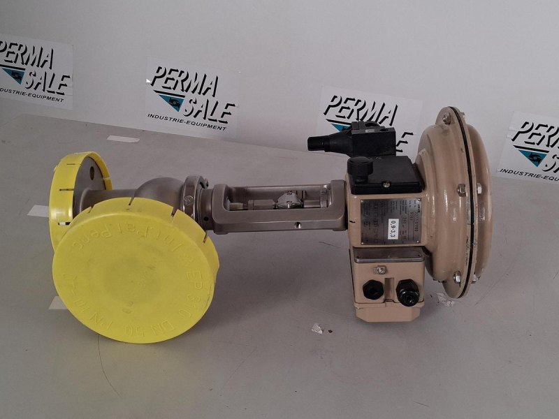 SAMSON 3277 Pneumatic Globe Control Valve with TROVIS 3730-1 Positioner