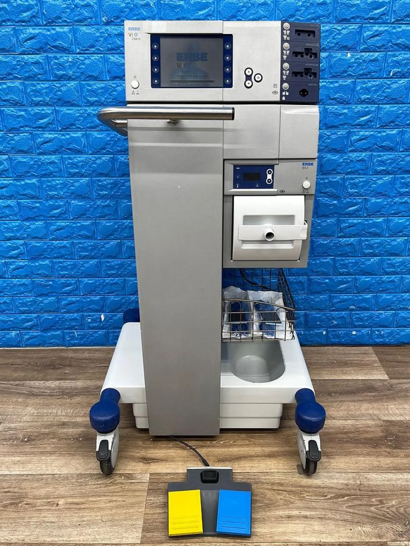 Erbe VIO 300D Includes Foot Switch, Erbe IES 2 Pump and ERBE user manual - 2