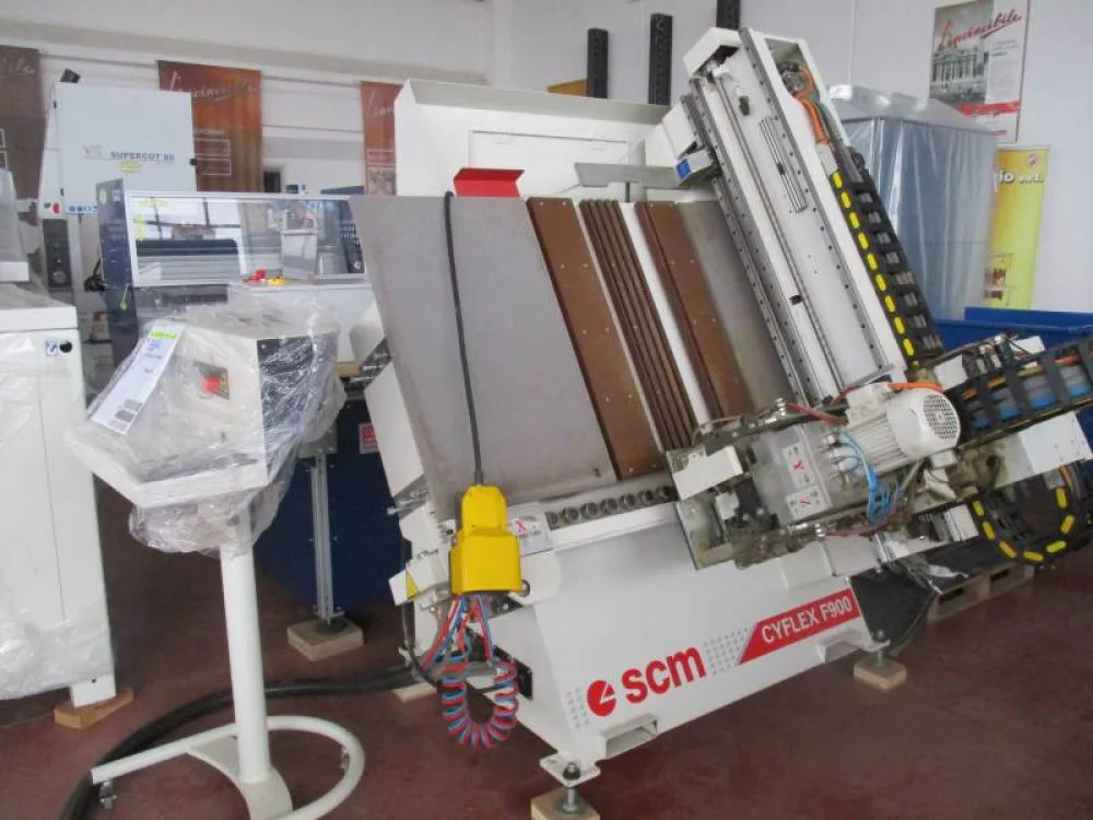 CENTRO DI LAVORO SCM MOD. CYFLEX F900