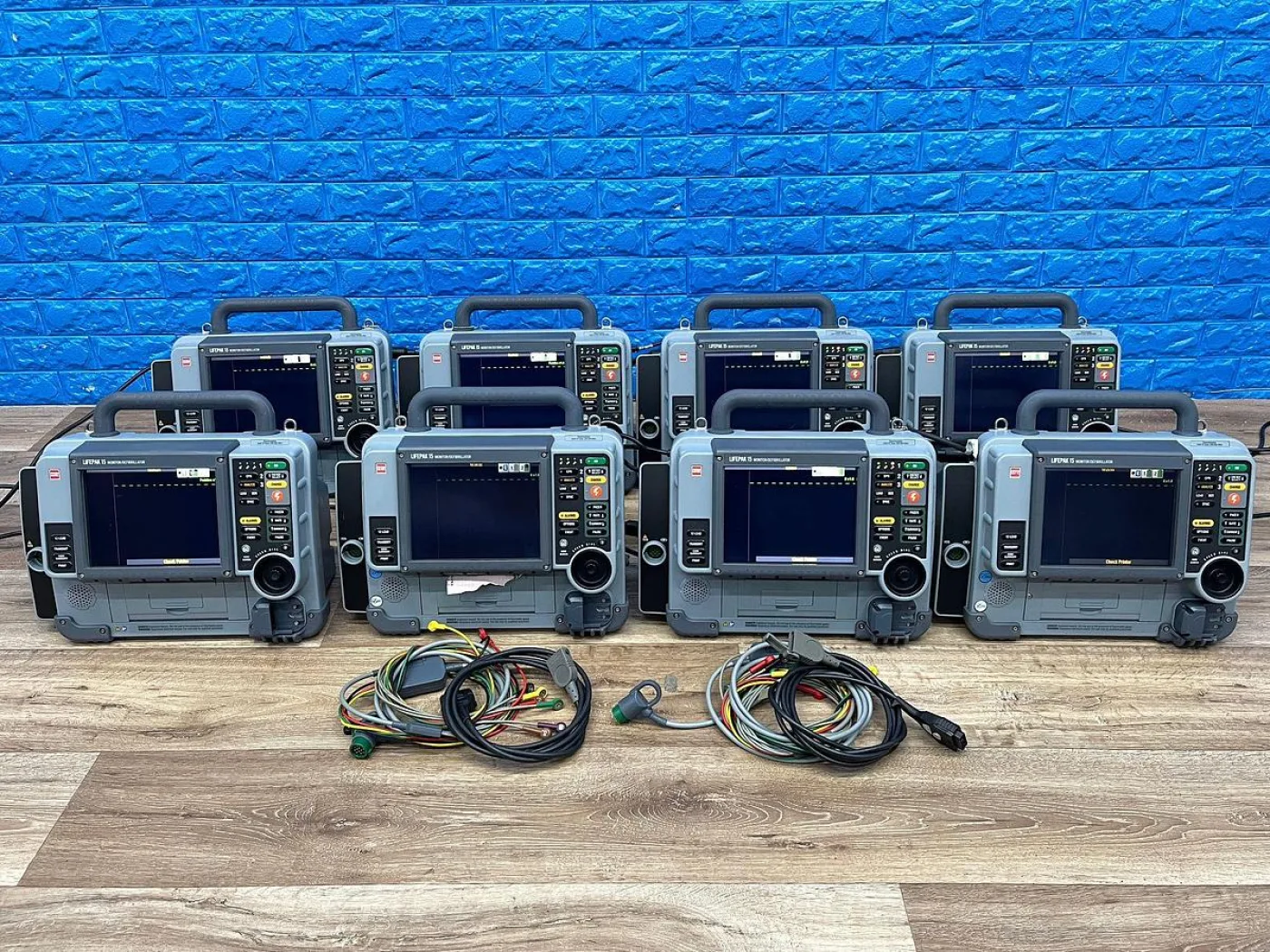 PHYSIO-CONTROL Lifepak 15 Defibrillator 6x 2018 2x 2013 V15-2 Defibrillator - 4