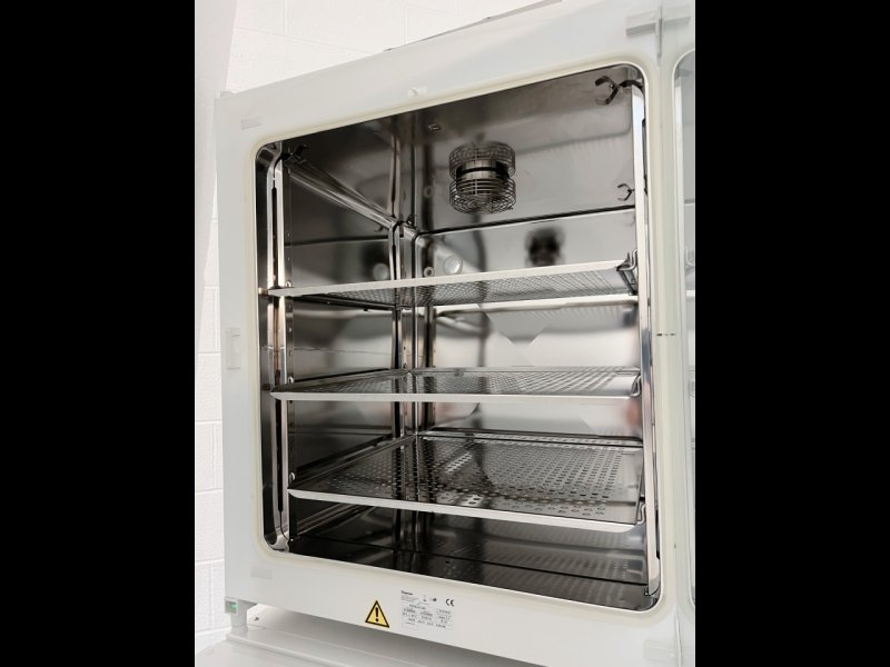 Thermo Scientific HERAcell 240i CO2 Incubator