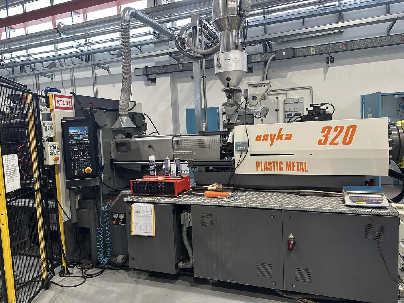2010 PLASTIC METAL UNIKA 320 IN0607 - 1