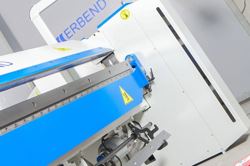 Motorische Schwenkbiegemaschine MFG 3210