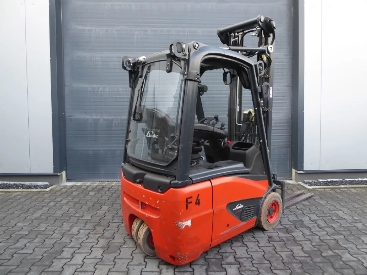 Linde E15-02 - 6