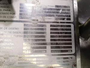 AGUILAR REACTOR AND ROOMS 2550 LITERS STAINLESS STEEL WITH AGITATION AND USED HALF ROD