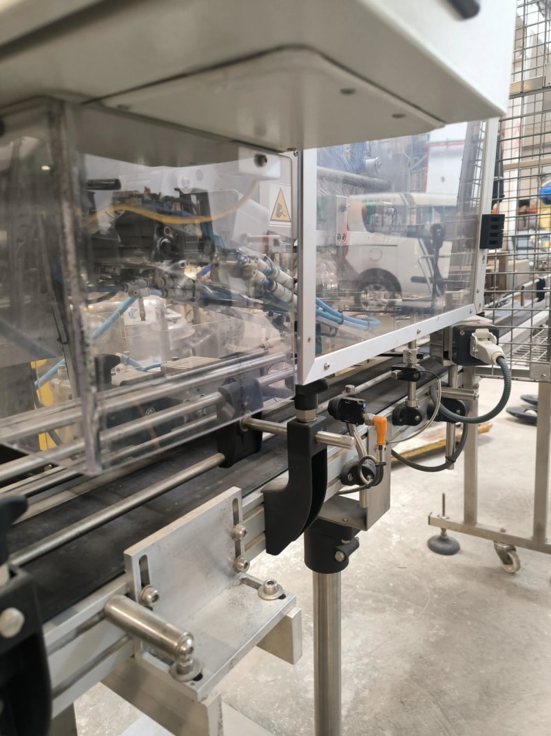 SLEEVE LABELING MACHINE TECDAKI SLEEVTEC S415SP