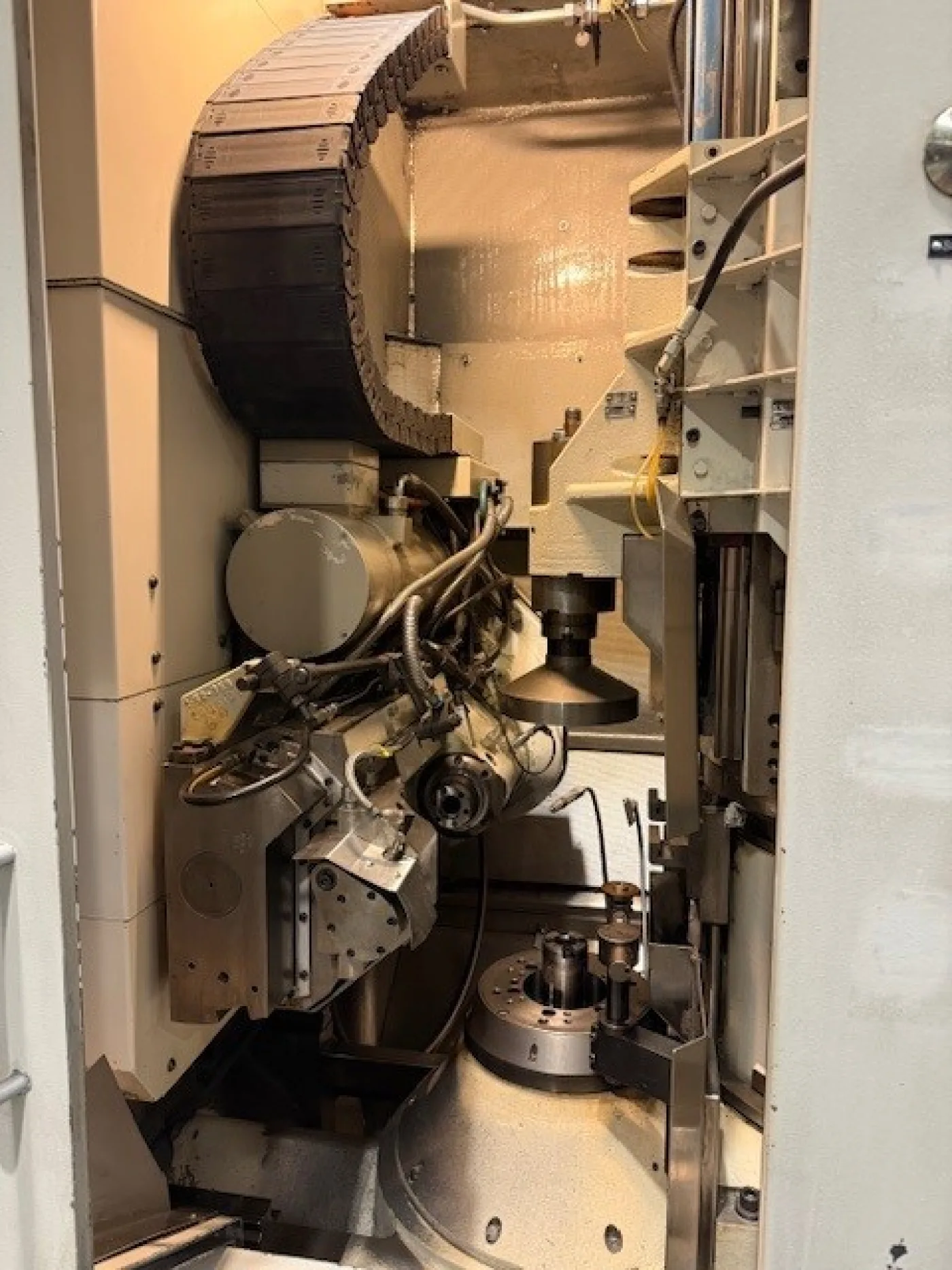 CNC Gear Hobbing Machine – GLEASON GP300 - 6
