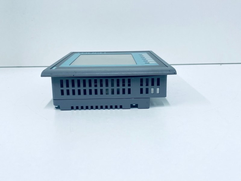 Siemens SIMATIC HMI KTP600 Basic Color PN 6AV6647-0AD11-3AX0 ZVD9YUBO84163