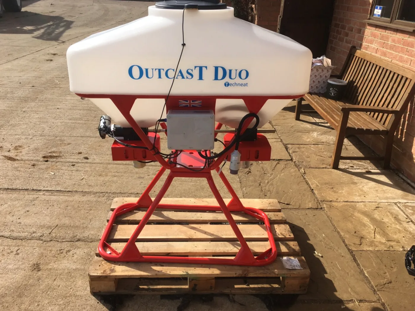 TECHNEAT OUTCAST DUO 24 METRE HIGH CAPACITY SLUG PELLETER - 3