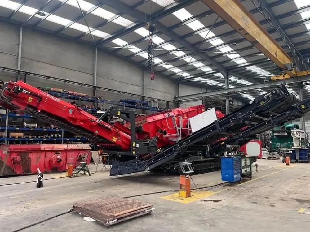 2023 Terex Finlay 883+ E Mobile Scalping Screener