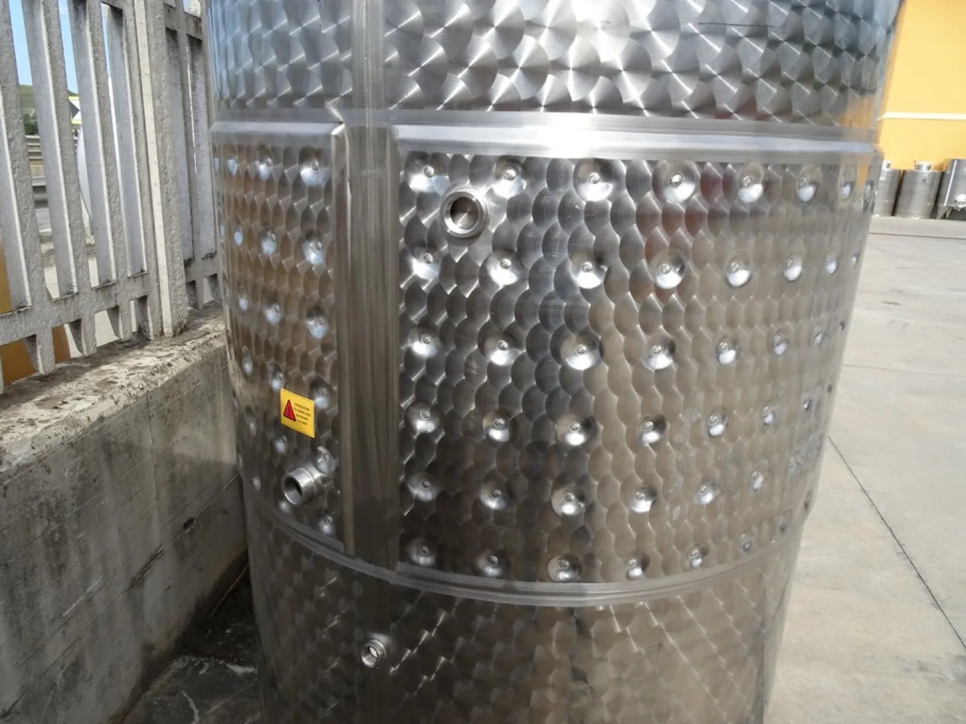 TANKS CAPACITY 1000 LITERS, STAINLESS STEEL, MODEL FLOATING TOP WITH BAND, CONICAL BOTTOM, NEW EQUIPMENT - 3