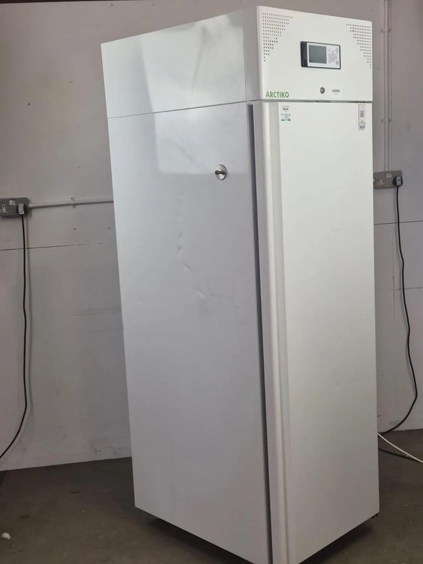 ARTiKO LR500 Refrigerator - 1