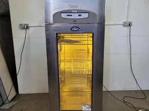 Foster R134A Refrigerator