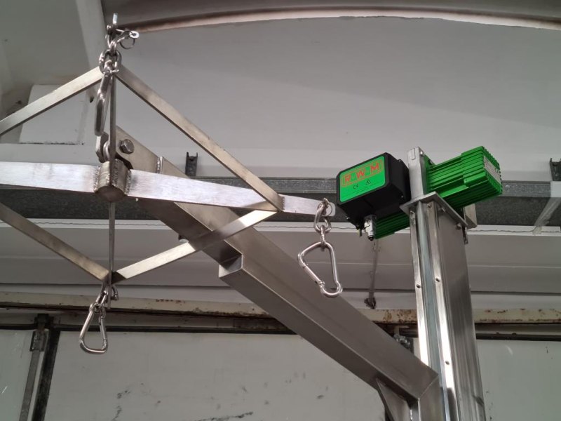 ELEVATORE FUSTI A COLONNA – RWM