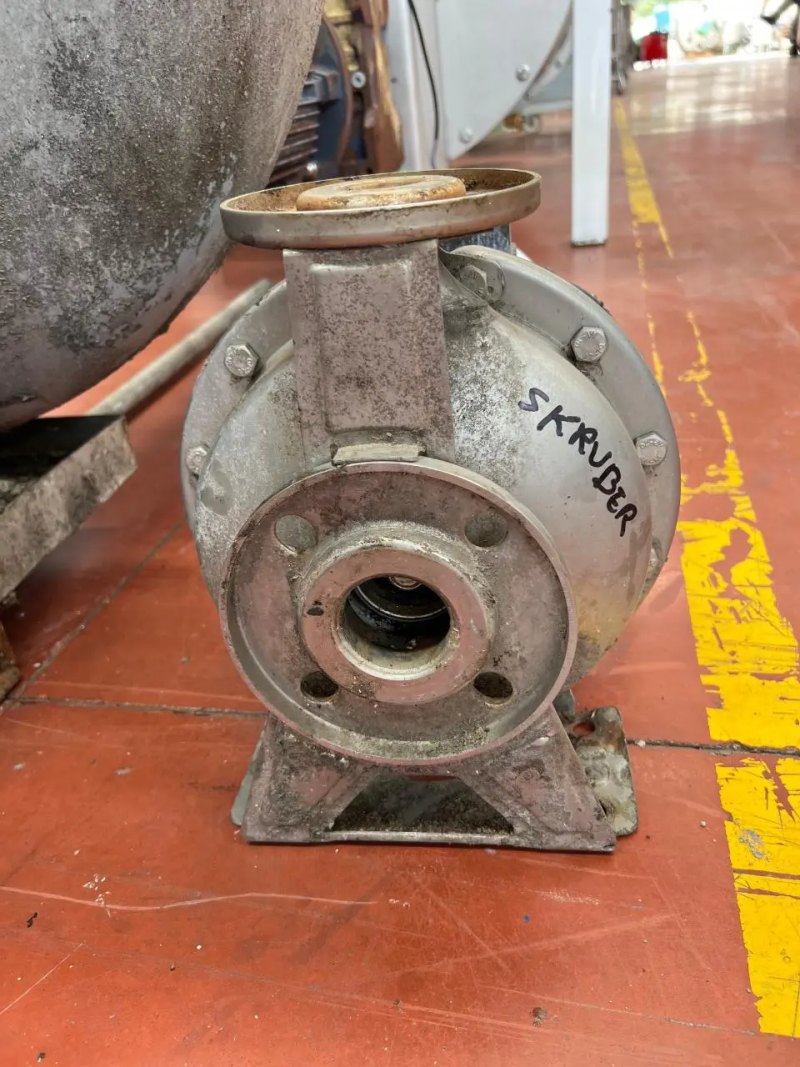 USED CENTRIFUGAL PUMP