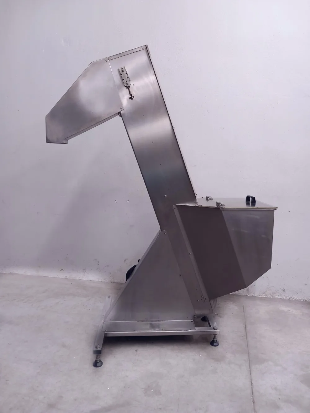 ELEVATORE A TRAMOGGIA – VASQUALI