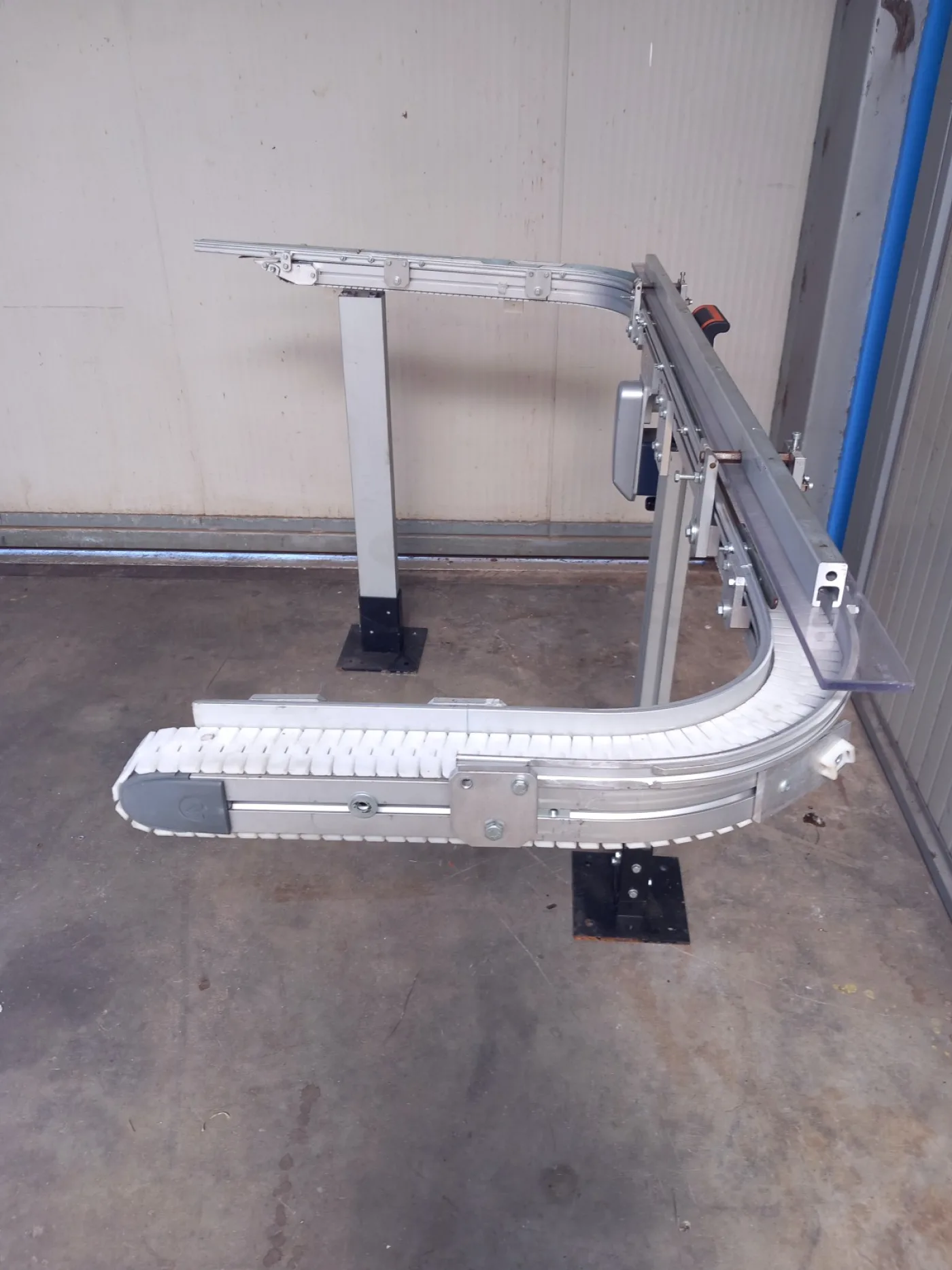 NASTRO TRASPORTATORE MOTORIZZATO, DUE CURVE A 90° – FLEXLINK - 2