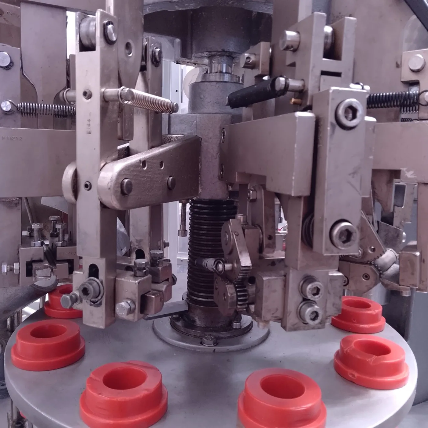 INTUBETTATRICE PER TUBETTI IN ALLUMINIO – COMADIS – MOD. 220 NAV - 3