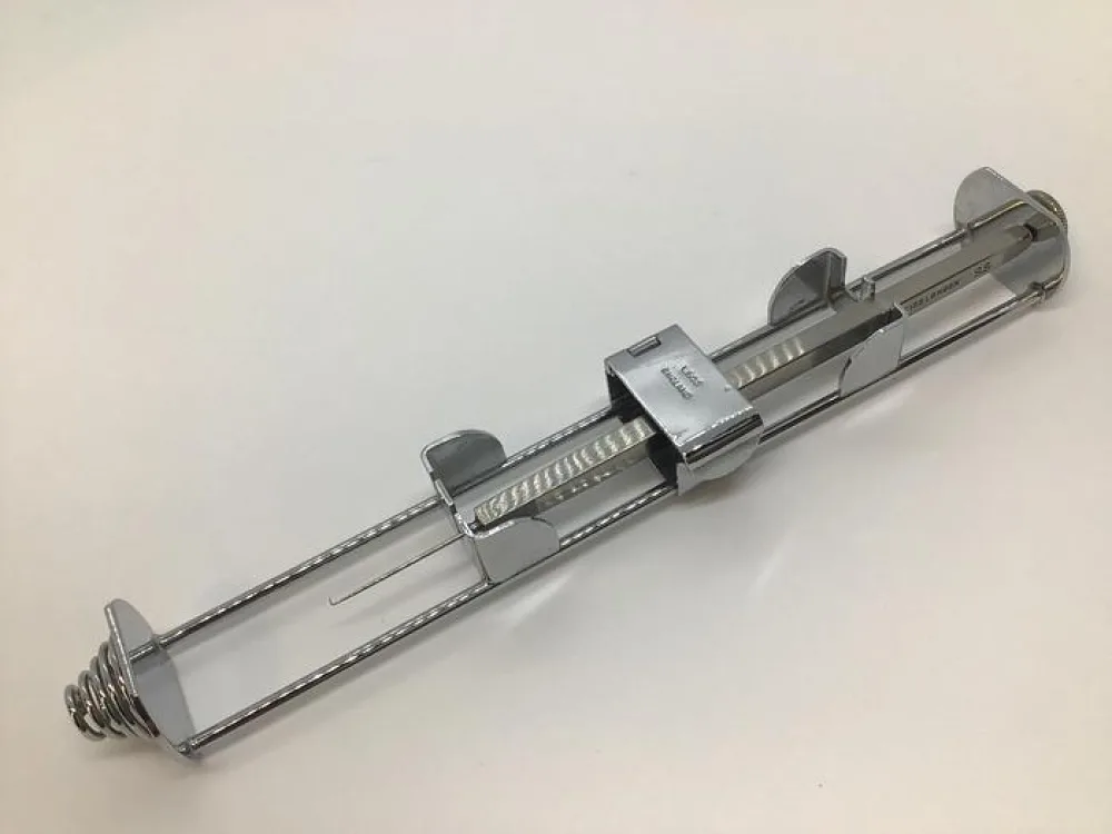 Weiss Lens Hook