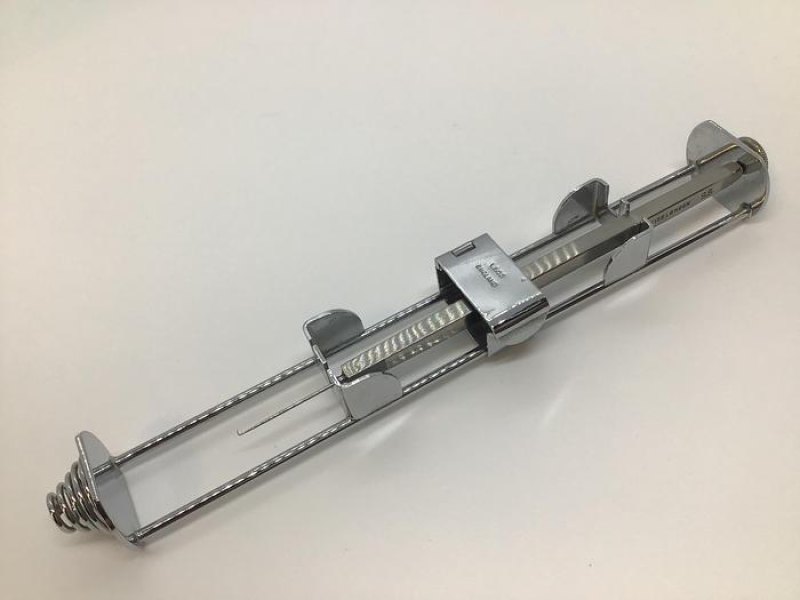 Weiss Lens Hook