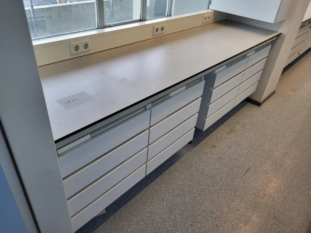 1971 – Used S+B Laboratory wall table (265 cm)