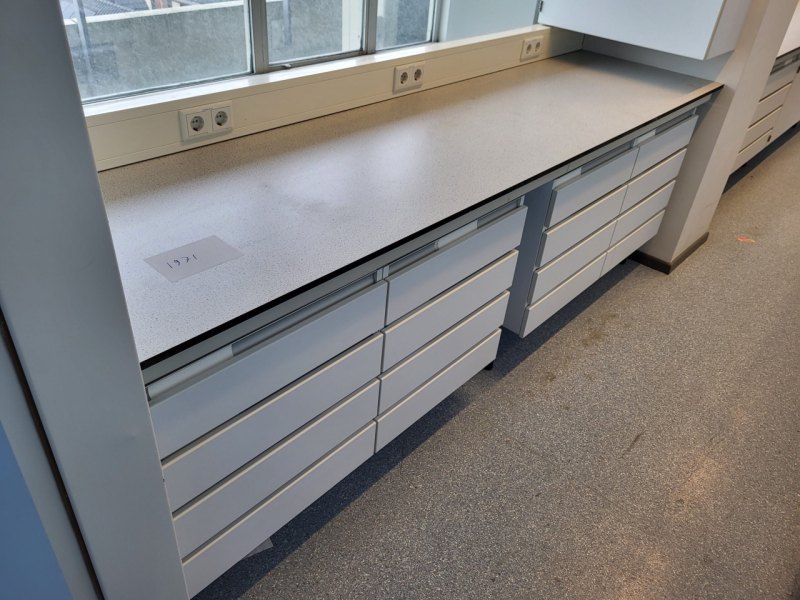 1971 – Used S+B Laboratory wall table (265 cm)