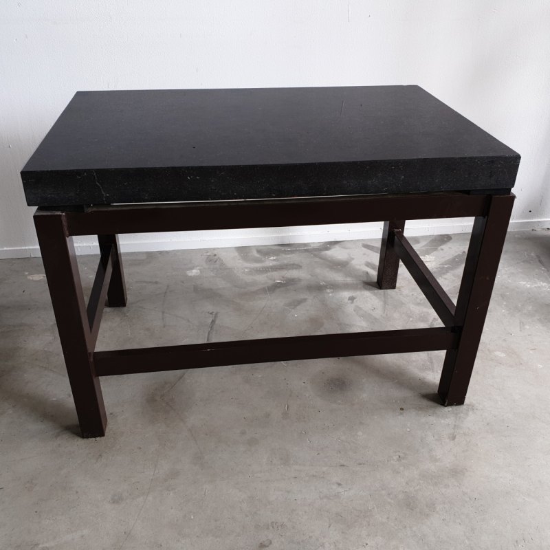 1514-Used laboratory weighing table, granite top