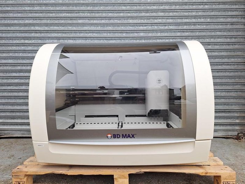 BD Max PCR Machine