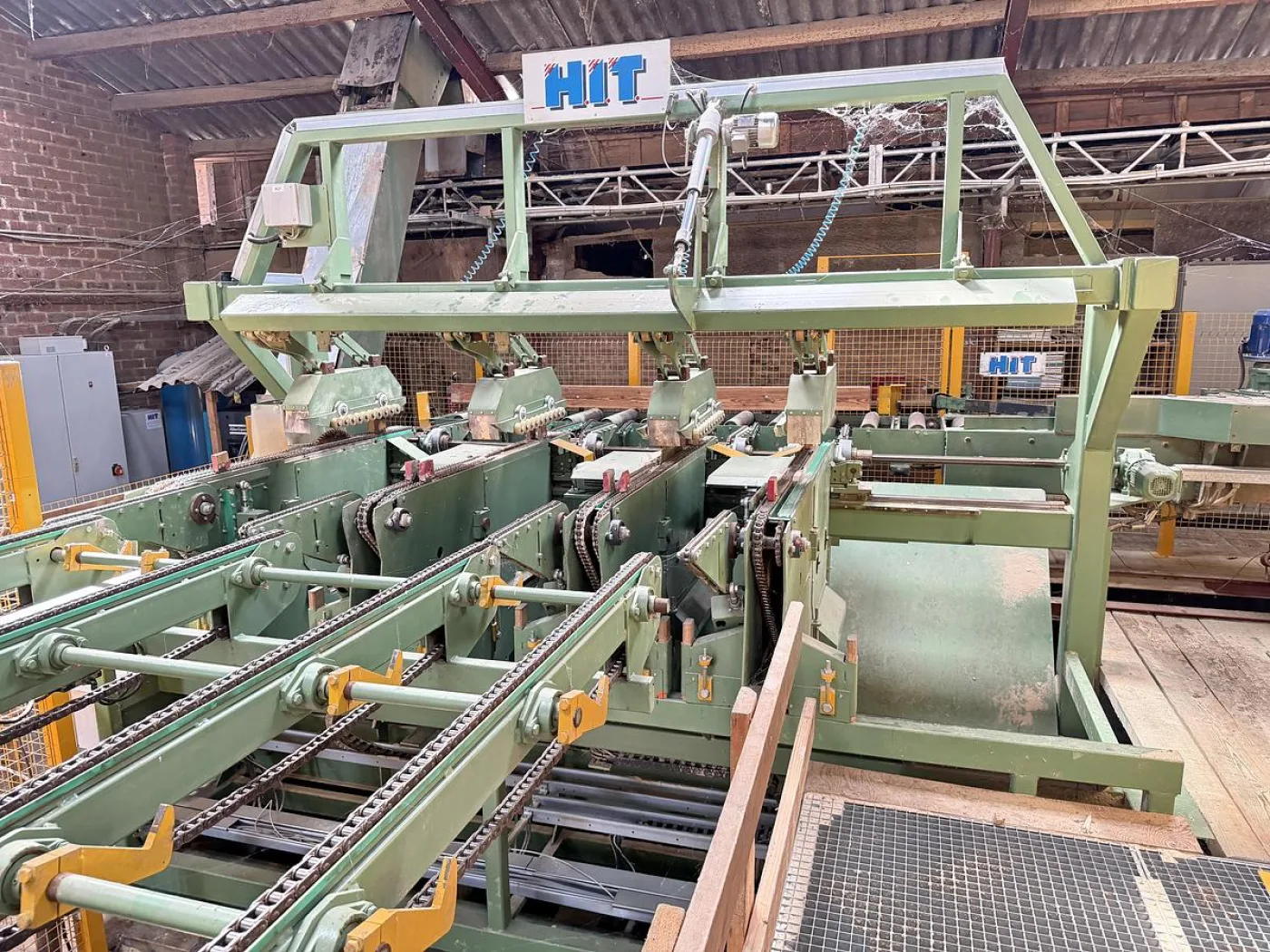 HIT edging line + BONGIANNI multi-ripsaw - 8