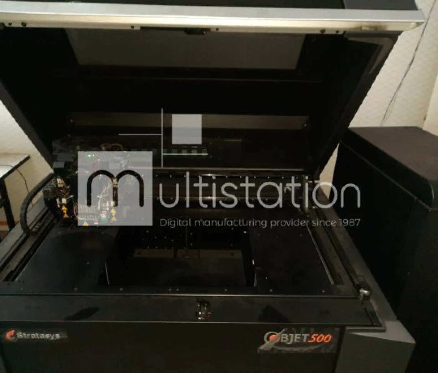 OBJET500 Connex3 Multi-Material + Colour - 2