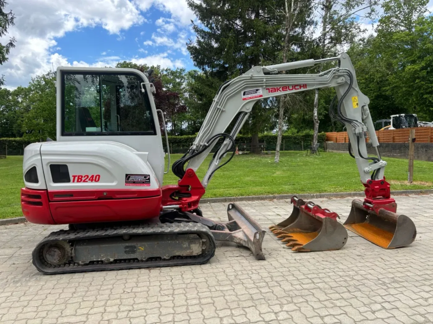 Takeuchi - TB 240 - 5