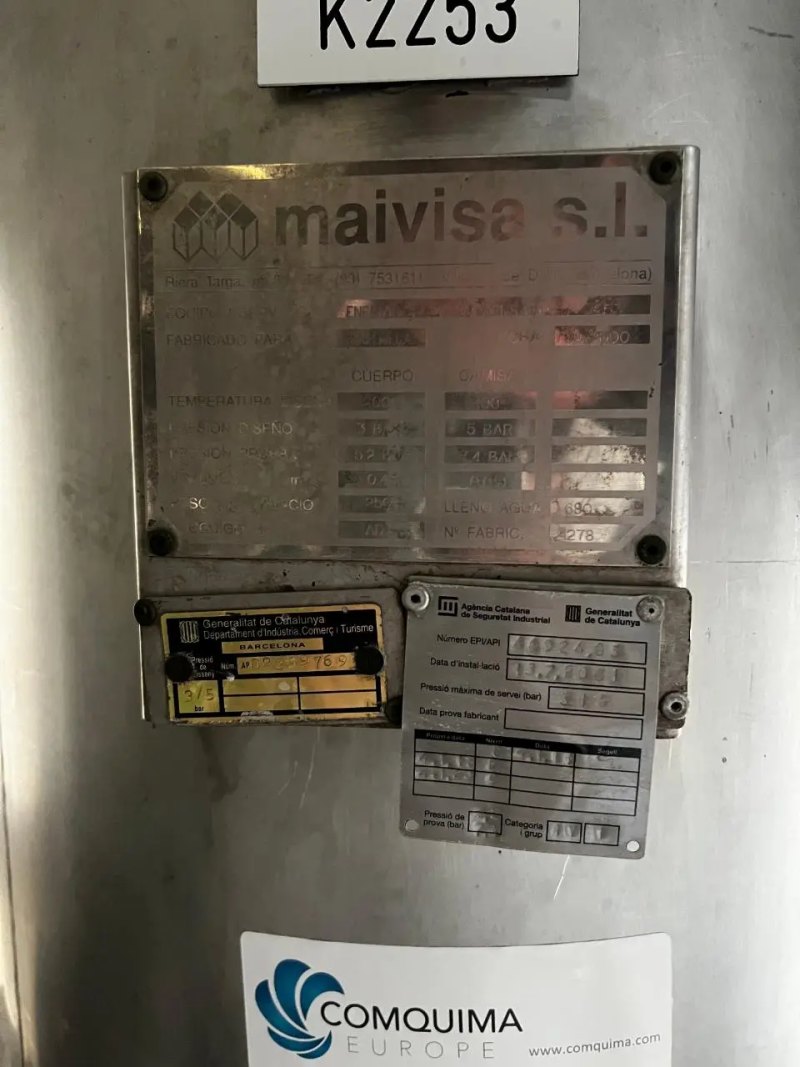 USED STAINLESS STEEL TANK 430 LITERS WITH INTERIOR COIL