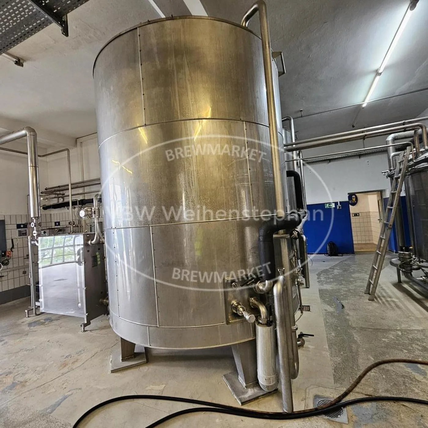Water tanks (2 pcs.) - 6
