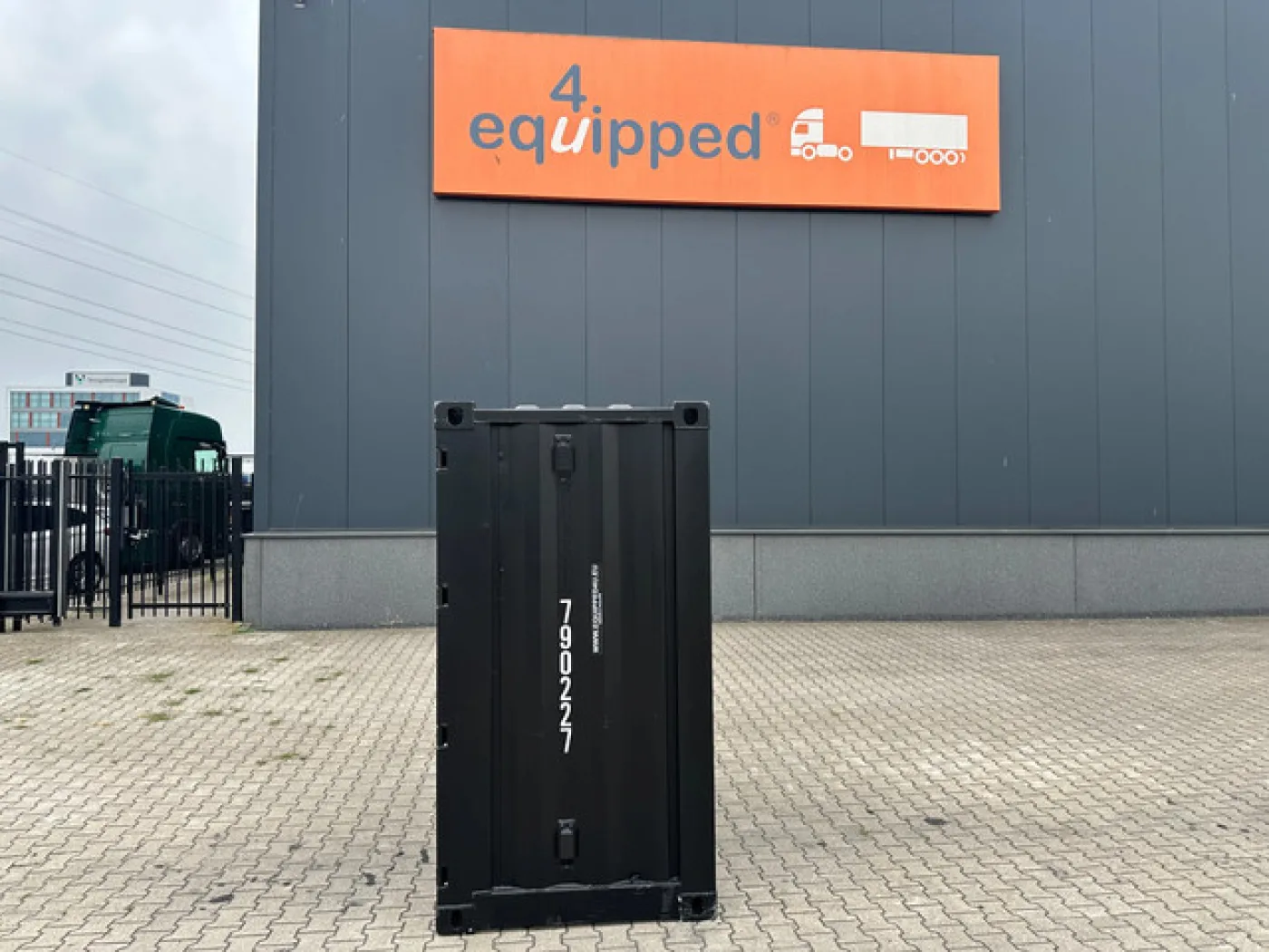 NEW 4FT DV container / RAL 9005 (black) / 3x available - 3