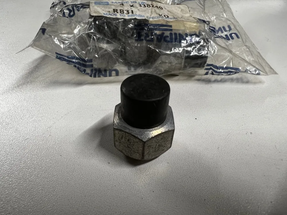 Turret Nut (moer) met plastic kap 338240