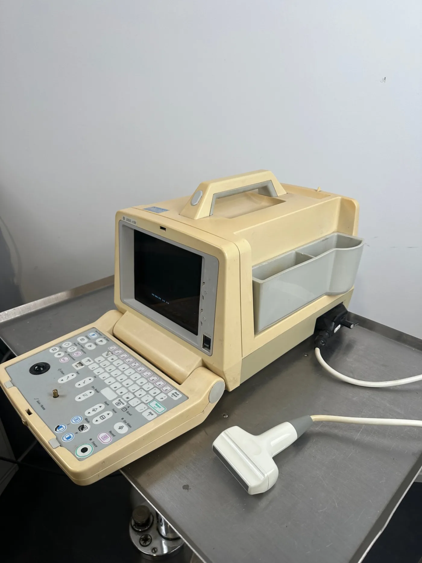 GE Logiq Alpha 100 Ultraschallgerät mobil Linearsonde L76 - 5