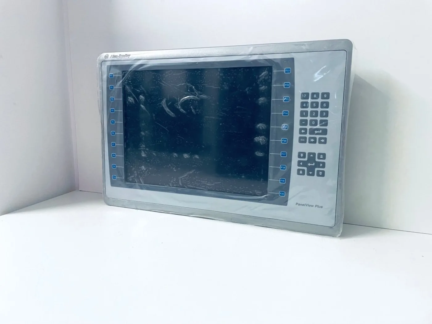 Allen- Bradley PanelView Plus 7 2711P-B15C22D9P Ser. A - 1